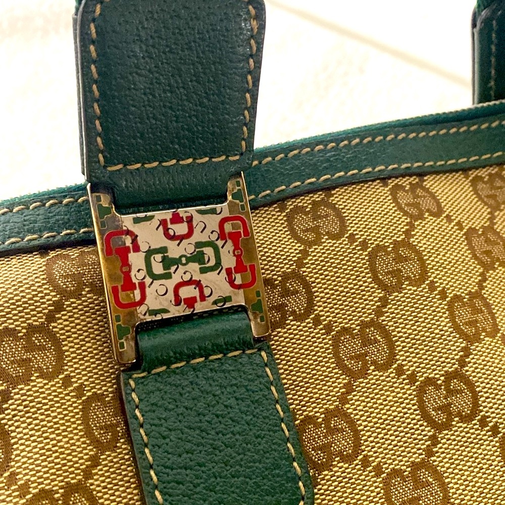 #22. Authentic Gucci canvas shortly line bag - Picture 6 of 16